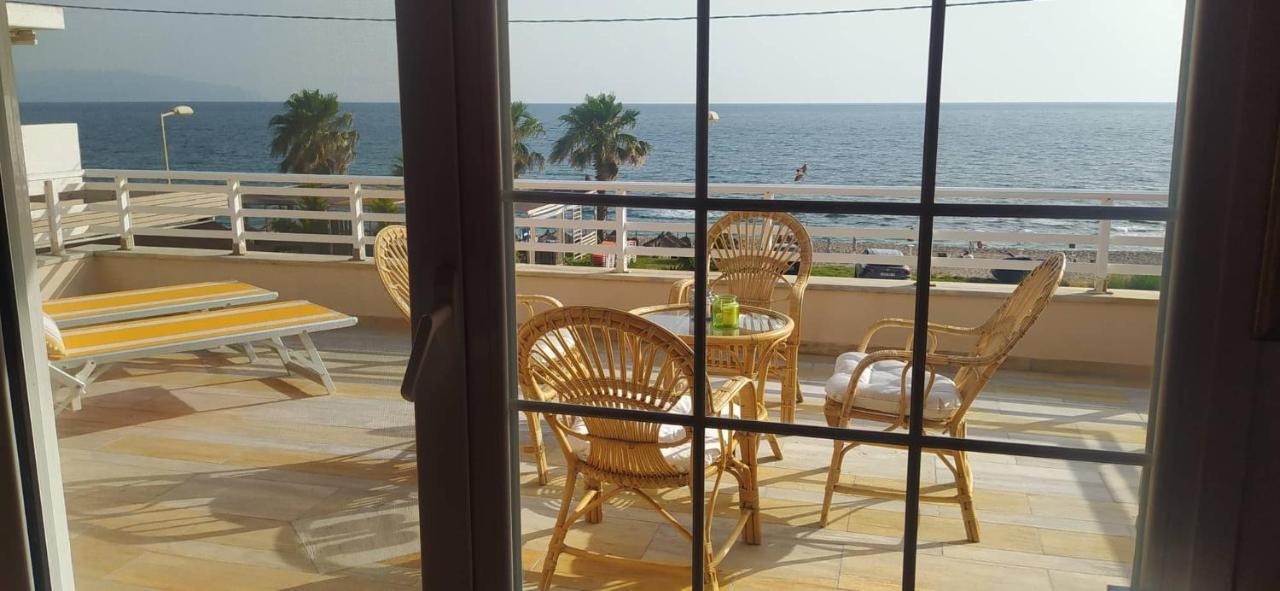 Suite In Front Of The Sea Nea Thesi Exterior foto