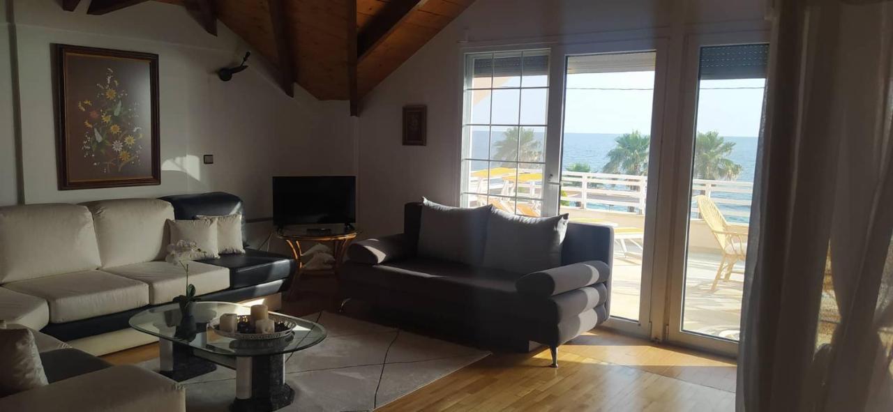 Suite In Front Of The Sea Nea Thesi Exterior foto